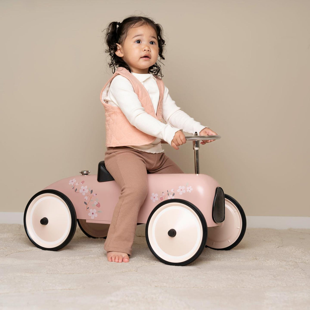 Auto Rosa Cavalcabile in Metallo Retro Ride On Pink